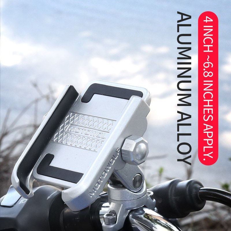Aluminum alloy DEROACE bicycle phone holder mounted on handlebar, fits 4 to 6.8 inch devices.