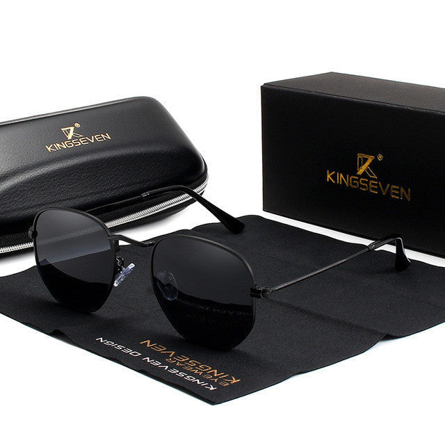 Classic retro men's sunglasses with black frames and round lenses, model a145124.